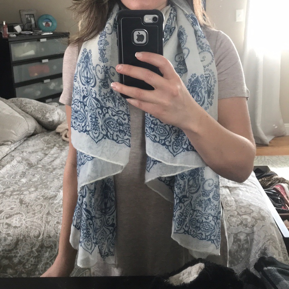 Blue and cream scarf/wrap